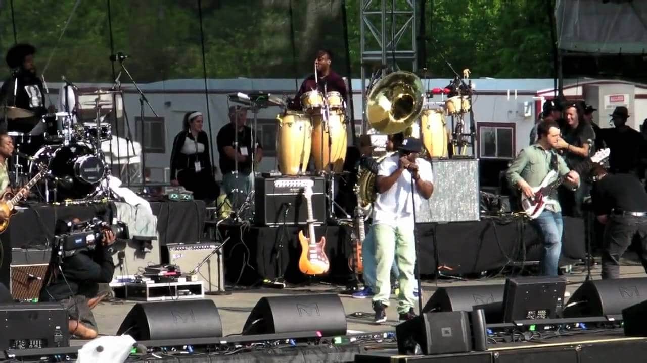 The Roots – Live! – Earth Day 2010 DC – Song 1- JTMP