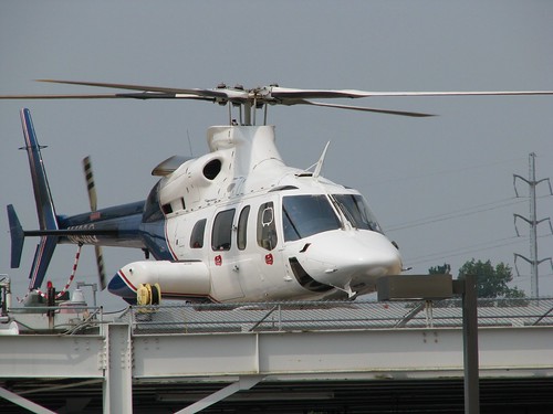 rescue hospital bell medical helicopter takeoff pilot (Photo: kmvln on Flickr)