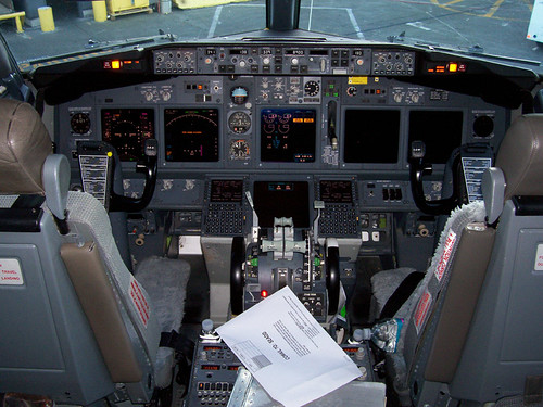 seattle sea airplane flying aviation cockpit longbeach... (Photo: Derin Allard on Flickr)