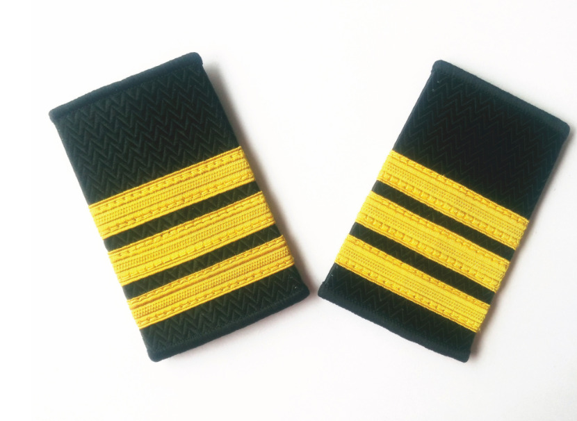 Pilot First Officer,3 Bar Epauletes, Airline, 3 Gold stripe Shoulder Boards